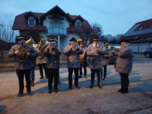 f2c42068-4187-49df-ad81-b265957b02cf